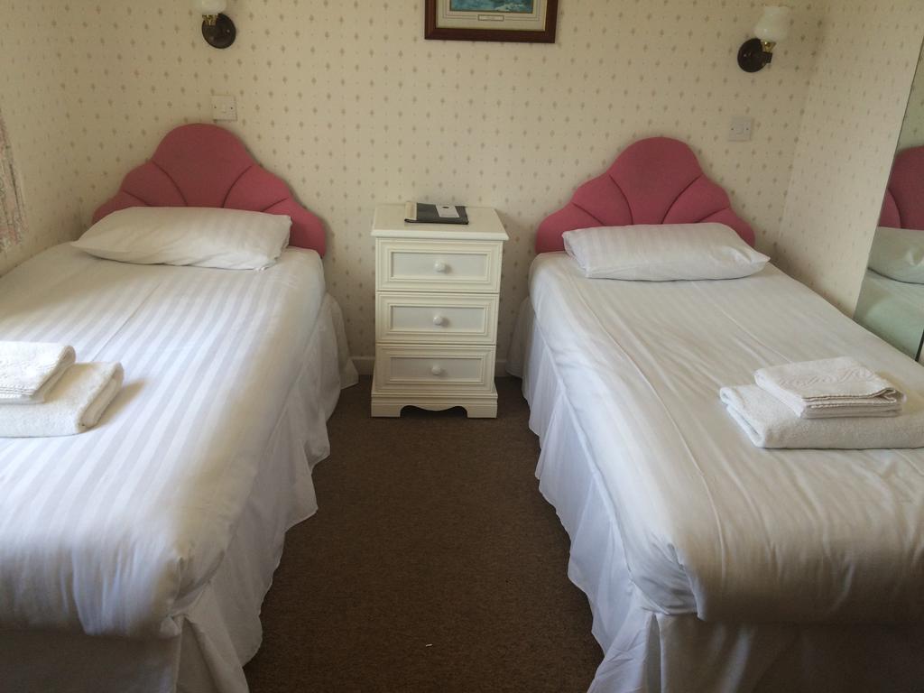 The Wight Bay Hotel - Isle Of Wight Сэнддаун Экстерьер фото
